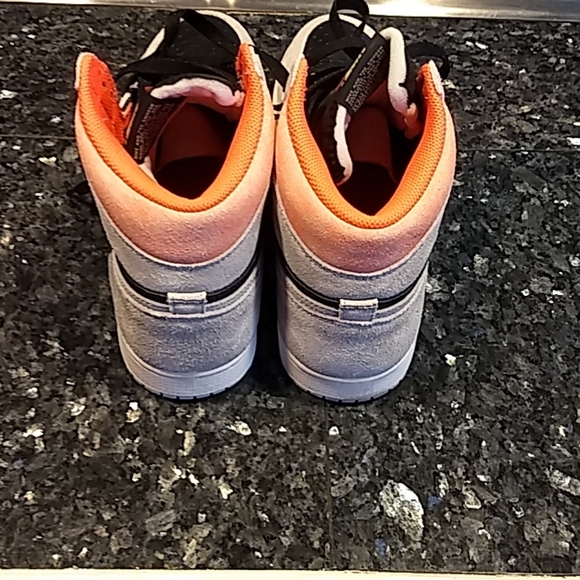 Air Jordan 1 - Picture 4 of 6